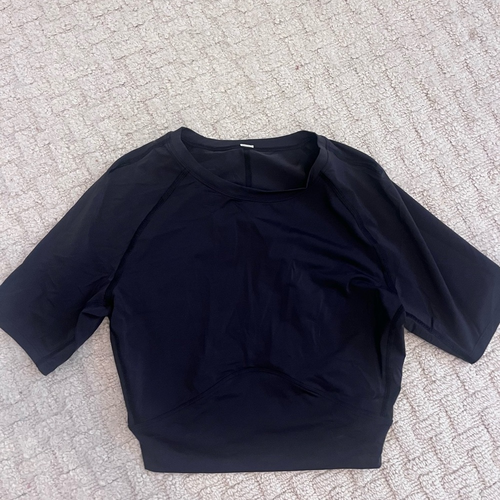 Lululemon cropped workout shirt